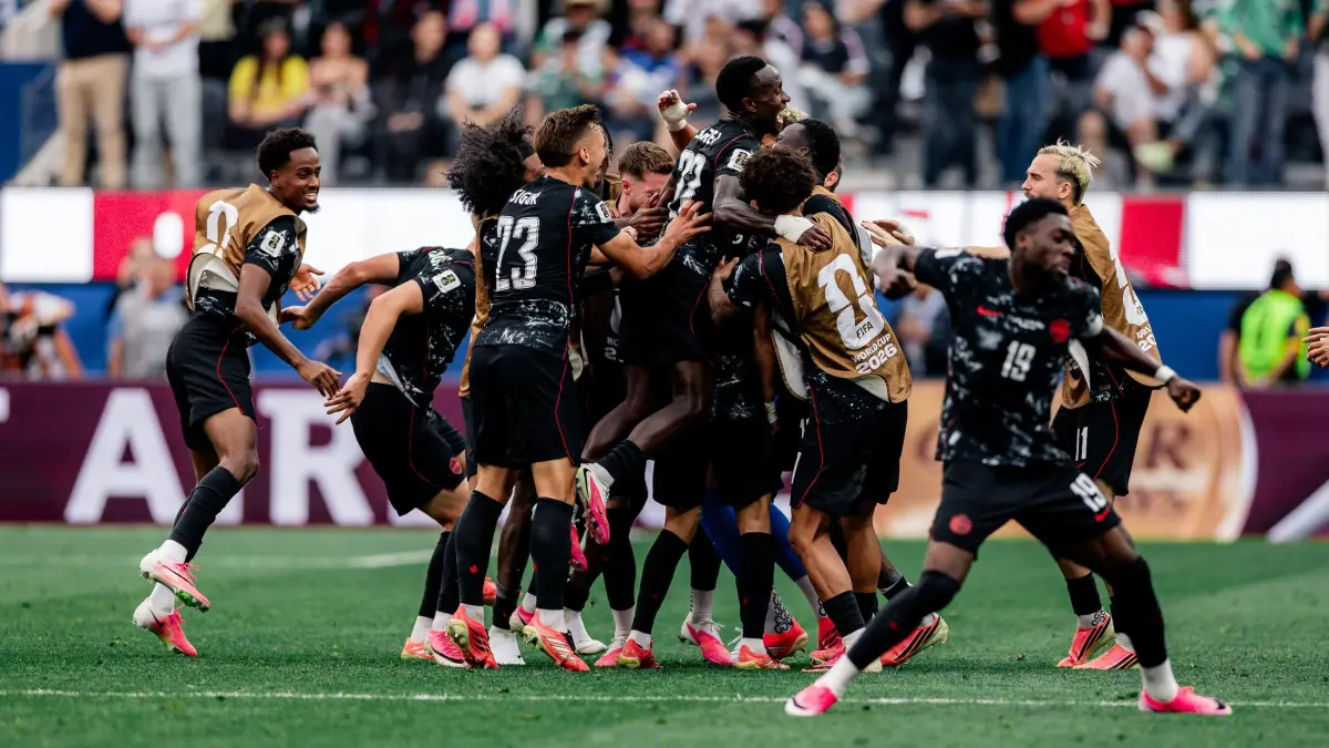 Selebrasi pemain Kanada usai menang tipis atas Afrika Selatan di babak 32 besar Piala Dunia 2026. (Instagram/canmnt)