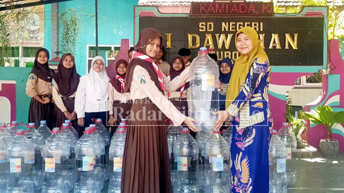BERJABAT TANGAN: ‘SEND FARMING’ menargetkan murid kelas 5 dan 6 sebagai penggerak utama inovasi.