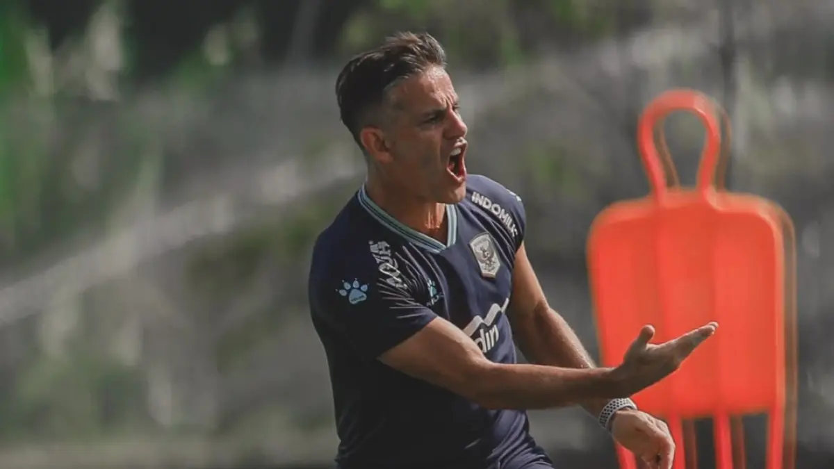 John Herdman saat memberi arahan di TC Timnas Indonesia di Bali. (Instagarm/timnasindonesia)