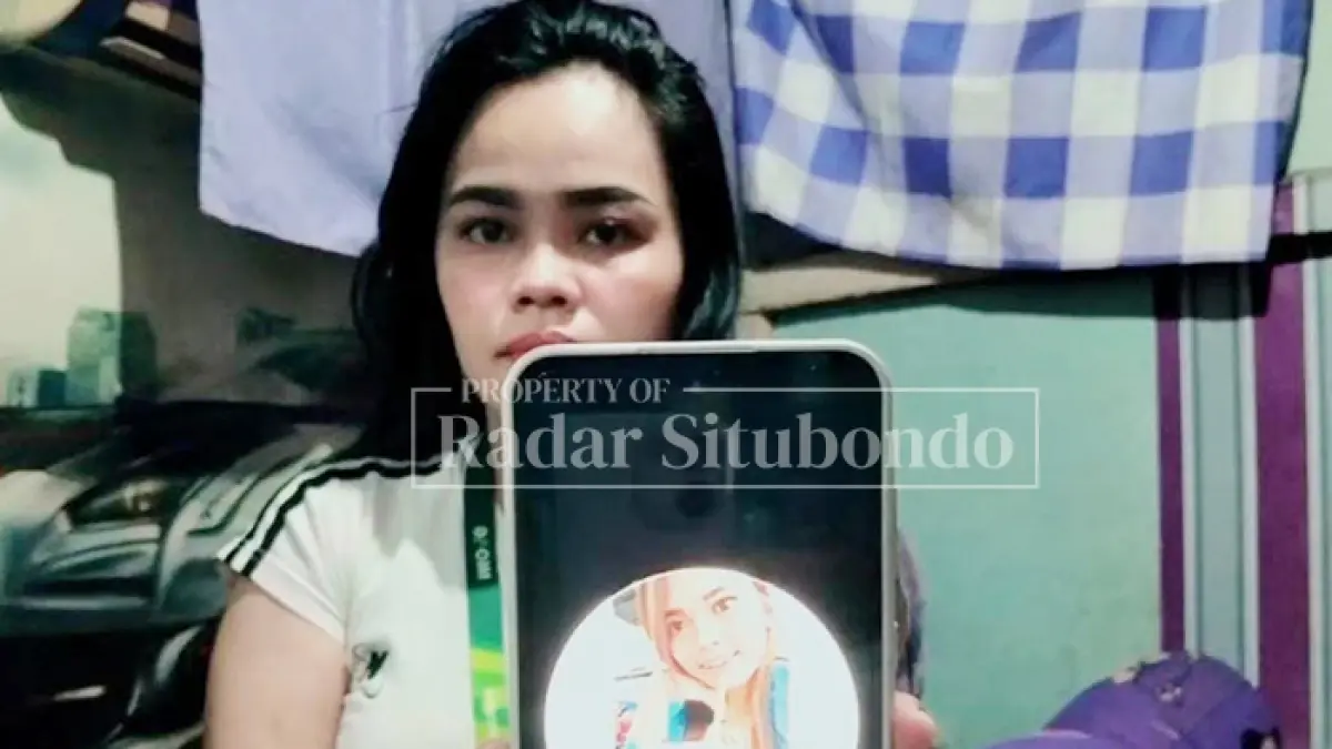 KORBAN PENIPUAN: Salah satu korban penunjukkan foto terduga pelaku penipuan RMA, 32, Rabu (22/7). (HUMAIDI/JPRS)
