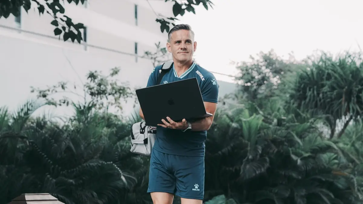 John Herdman saat TC timnas Indonesia di Bali. (Instagram/officialjohnherdman)