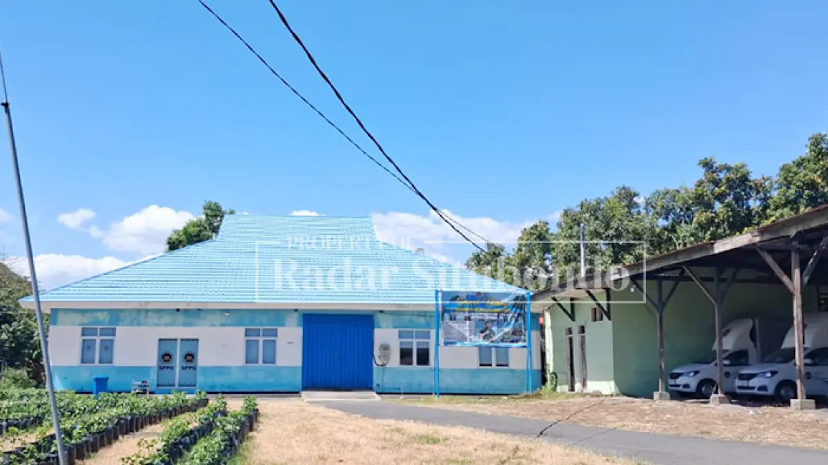 SEPI: Suasana di Satuan Pelayanan Pemenuhan Gizi (SPPG) 514 Yayasan Asri Bakti Mandiri, Desa Kotakan, Kecamatan Situbondo, tampak lengang karena operasional sementara dihentikan, Jumat (24/7). (Ahmad Rifa