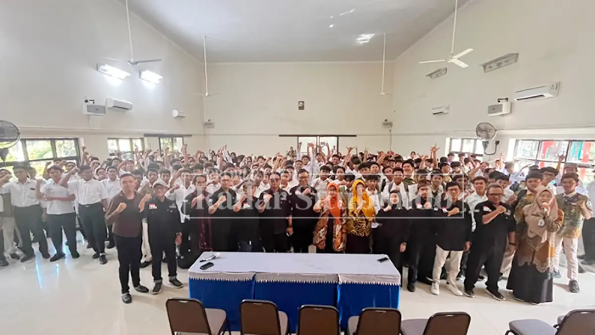 PERDANA: SMAN 2 Situbondo jadi sekolah pertama yang dikunjungan pengurus DKS dalam program 