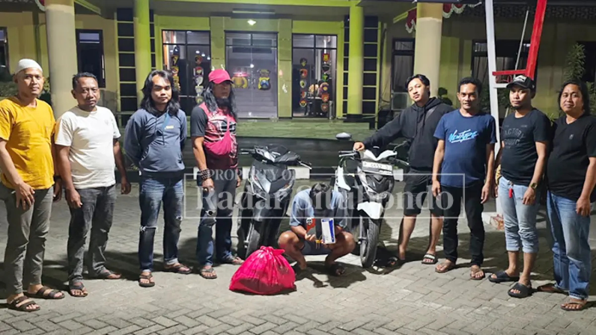 TAK BERKUTIK: HS, 27, warga Kecamatan Banyuputih diringkus tim Resmob Polres Situbondo, Senin lalu (4/8). (HUMAIDI/JPRS)
