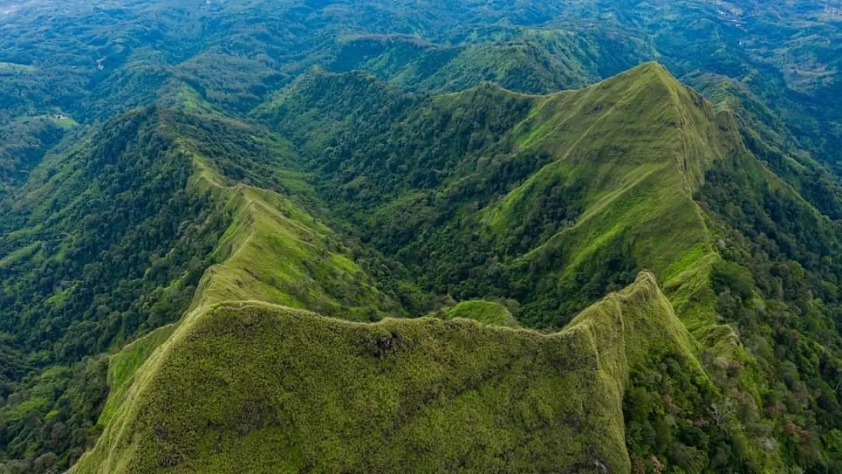 TRAGEDI : Jenazah Pendaki Gunung Piramid Maliya Finda Tiba di Surabaya.(instagram:@gunungpiramidbondowoso)