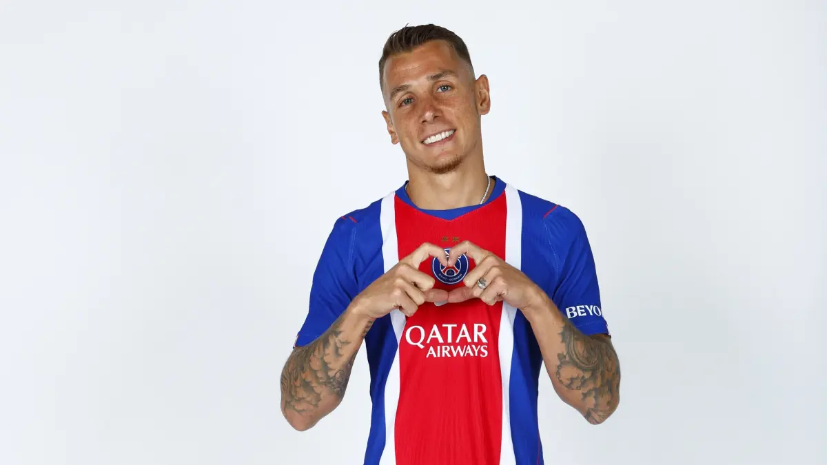 Lucas Digne kembali berseragam PSG. (Instagram/lucasdigne)