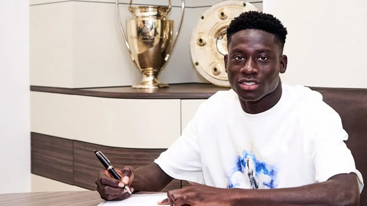 Bara Sapoko Ndiaye dikontrak Bayern Munchen hingga 2031. (Instagram/fcbayern)