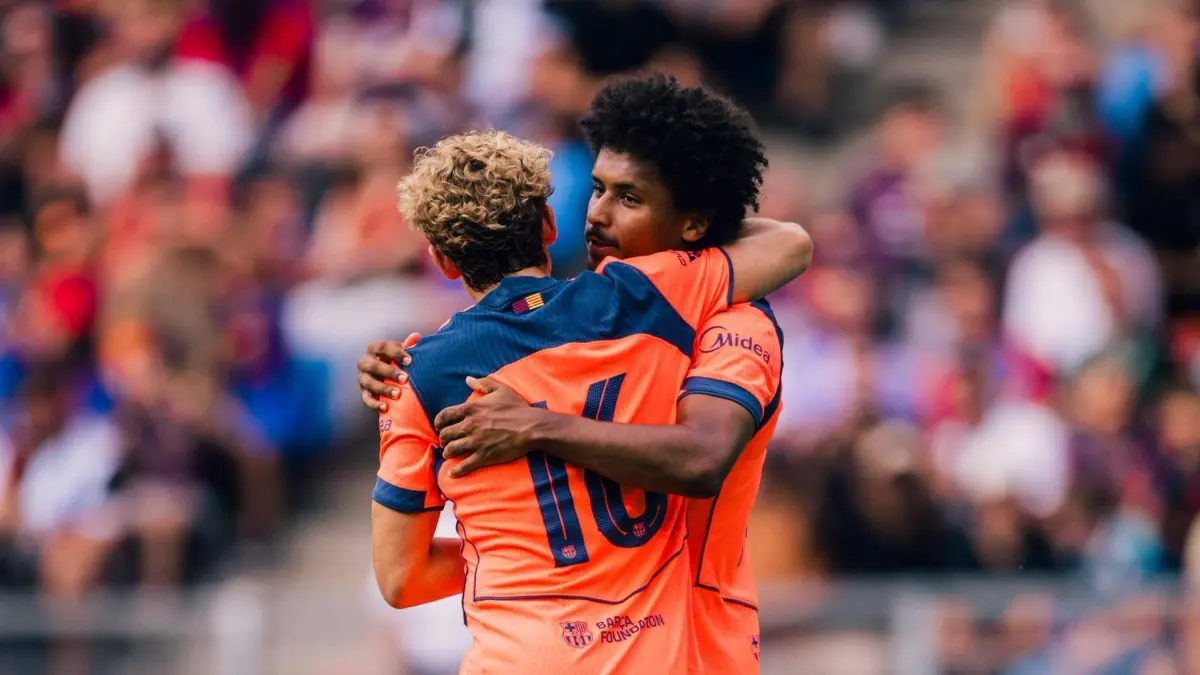 Selebrasi Karim Adeyemi usai cetak gol perdana bagi Barcelona. (Instagram/fcbarcelona)