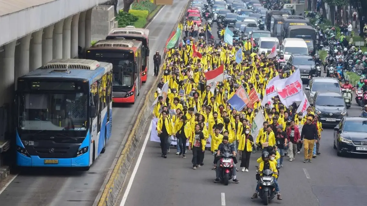 DEMO : BEM UI gelar aksi merebut kemerdekaan di Bundaran HI dan membawa 8 Tuntutan.(Foto:@Liputan6.com)
