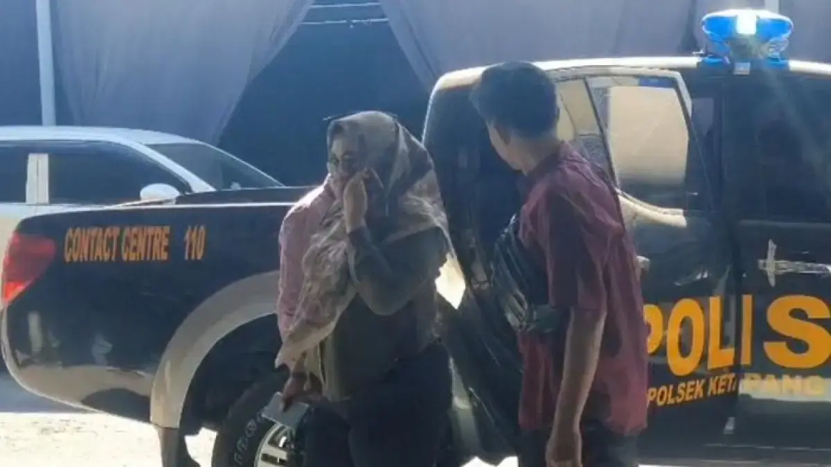 MR (27), perempuan di Sampang yang menjadi korban pengeroyokan dan pelumuran bubuk cabai oleh sekumpulan ibu-ibu usai dituduh sebagai perebut suami orang. (KaltimPost)