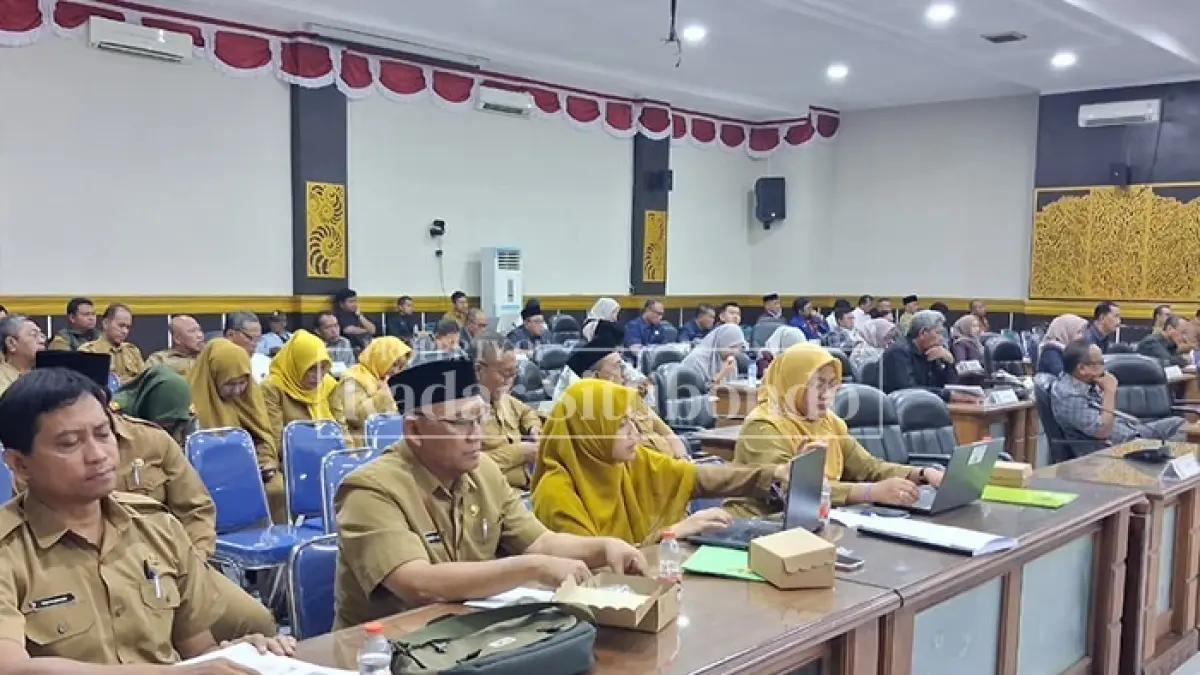 Rapat Paripurna di Gedung DPRD Situbondo. (FOTO: Ahmad Rifa