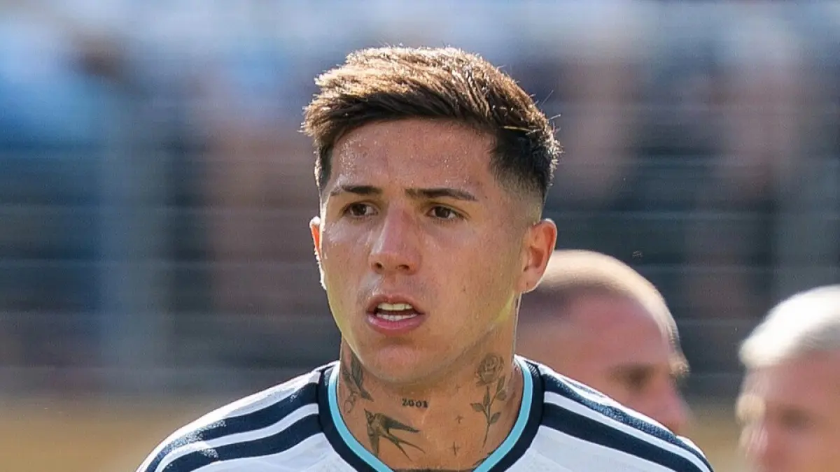 Enzo Fernandez vs Spanyol di final Piala Dunia 2026. (FOTO: Bryan Berlin, CC BY-SA 4.0, via Wikimedia Commons)