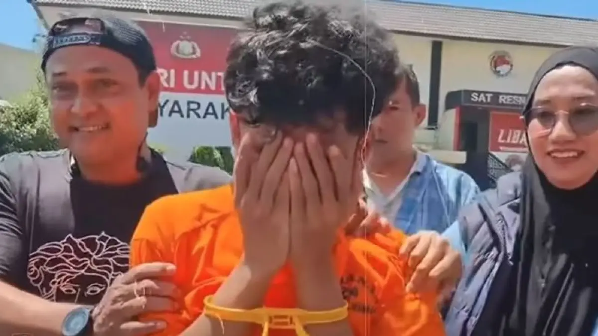 PELAKU PEMBUNUHAN : Polisi mengungkap dugaan motif pembunuhan Mozza disebut cemburu chat korban dengan pria lain.(Youtube:@@liputan6_news)