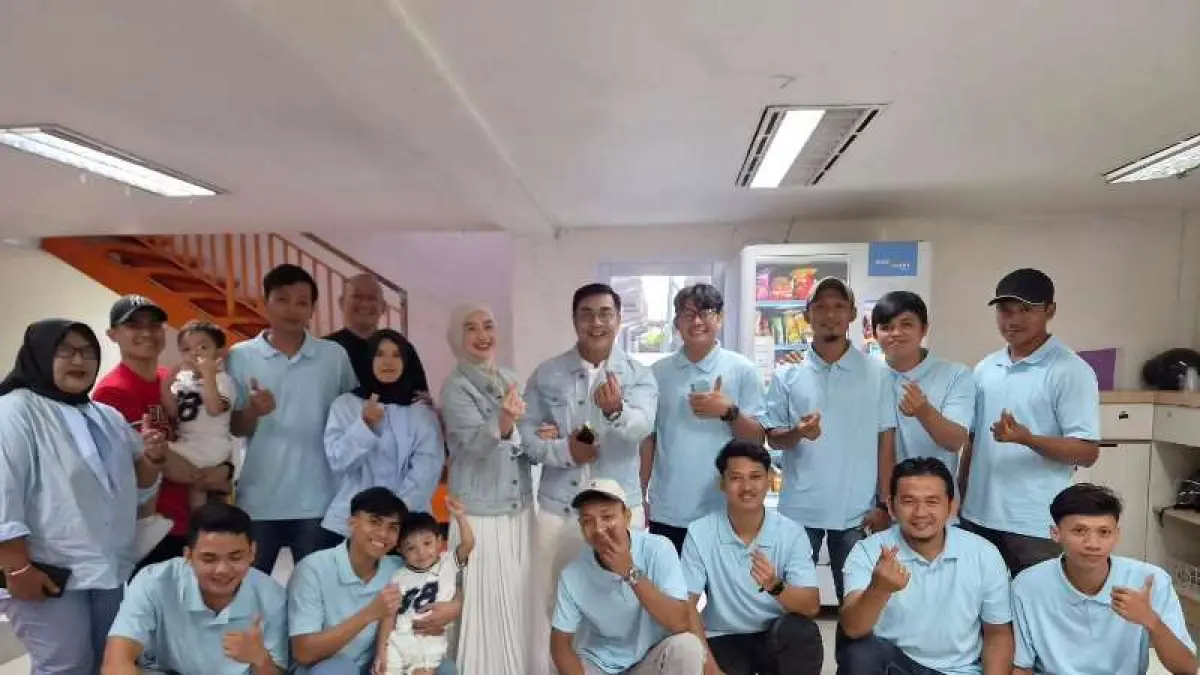 ASISTEN RUMAH TANGGA : Ustaz Riza Muhammad menyebut istrinya, Indri Giana, tak perlu terbebani pekerjaan domestik.(Instagram:@ustdzrizamuhammad)
