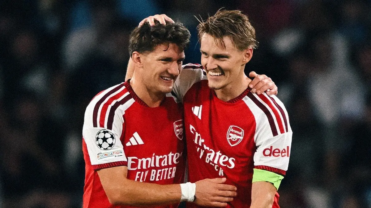 Martin Odegaard dan Christos Tzolis. (Instagram/arsenal)