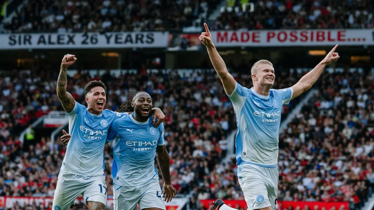 Selebrasi Haaland usai cetak gol kontroversi ke gawang Manchester United. (Instagram/mancity)