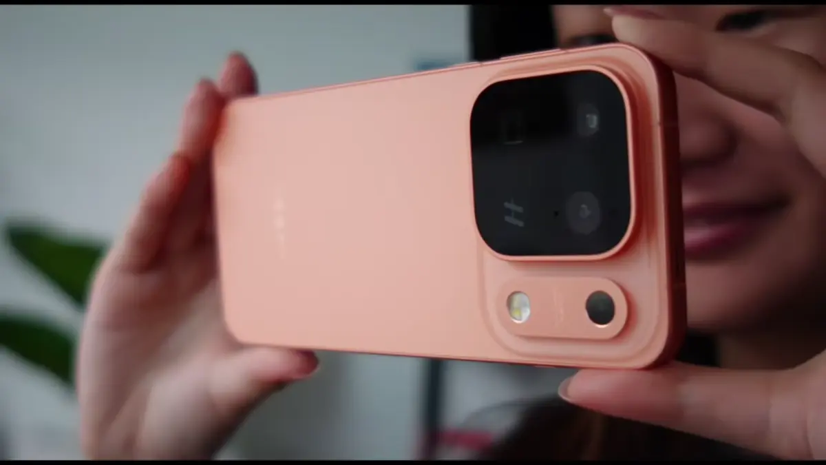 Ilustrasi OPPO Find X10. (YouTube/Via Tech)