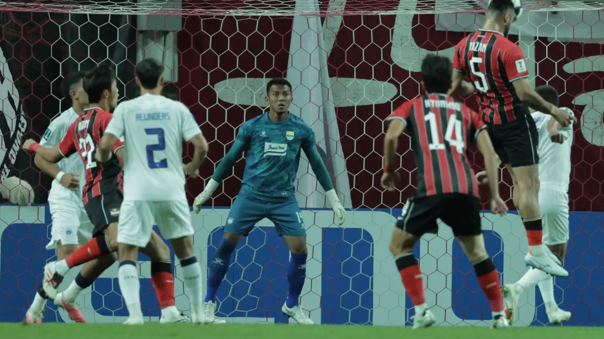 Aksi Teja Paku Alam saat melawan FC Seoul di ACL Two. (Instagram/tejapakualaam)