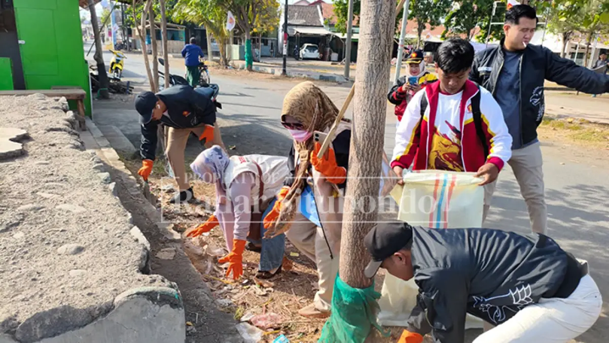 Memperingati hari ulang tahun Presiden Republik Indonesia Prabowo Subianto, pengurus DPC Partai Gerindra Kabupaten Situbondo dan anggota Laskar Gerindra memberikan kado istimewa berupa aksi nyata pelestarian lingkungan. Mereka menggelar kegiatan bersih-bersih pantai dalam Gerakan Indonesia ASRI (Aman, Sehat, Resik, dan Indah), Sabtu (18/10).