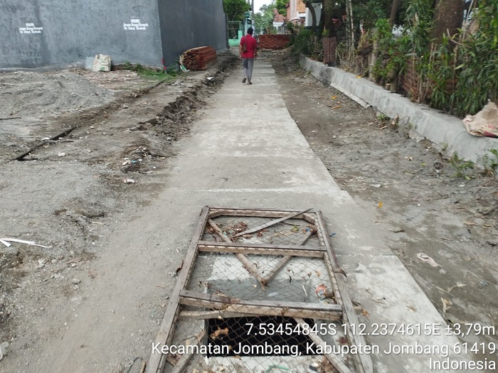 JADI JALAN: Saluran Kali Bacin menjadi jalan, setelah dipasang box culvert.