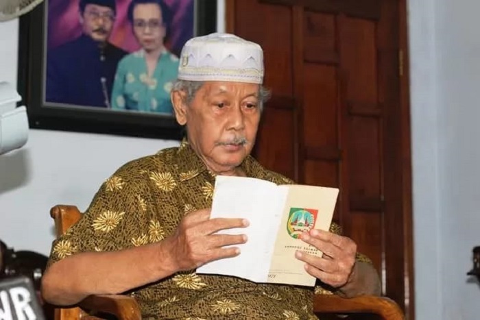 Mulyono pencipta logo Pemkab Jombang. (foto diambil Sabtu (12/1/2019)