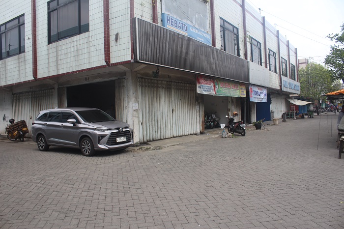 DIGEMBOK: Ruko Simpang Tiga Mojongapit, Jombang yang disegel Pemkab Jombang, Senin (27/11).