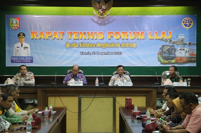 ANTUSIAS: Peserta mengikuti rapat teknis persiapan penyelenggaran masa angkutan Nataru 2023 dan Tahun Baru 2024, Kamis (7/12).