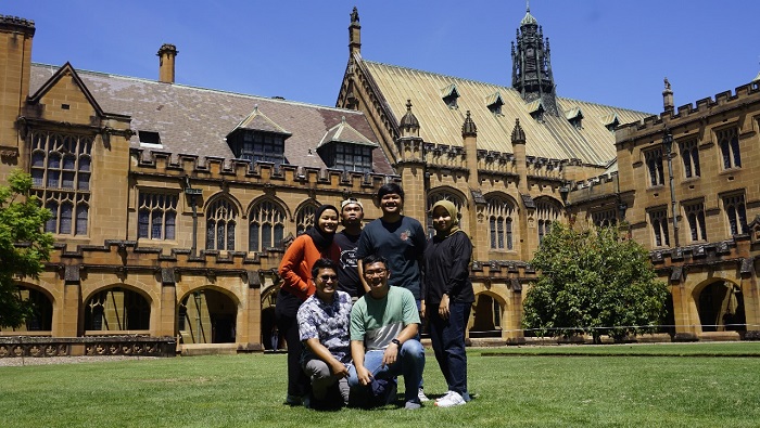 BERPRESTASI: Ari F Dewi warga Jombang yang kini menempuh pendidikan S2 di The Australian National University.