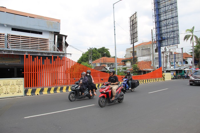 BERSOLEK: Kondisi jembatan di Jl A Yani Jombang lebih enak dipandang, kemarin (11/12).
