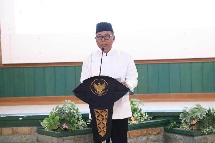 BAKAL DIEVALUASI: Pj Bupati Jombang Sugiat saat menghadiri pelantikan dan pengukuhan Pengurus Daerah IPHI dan MTP IPHI Jombang di Bung Tomo Pemkab Jombang, Minggu (17/12).