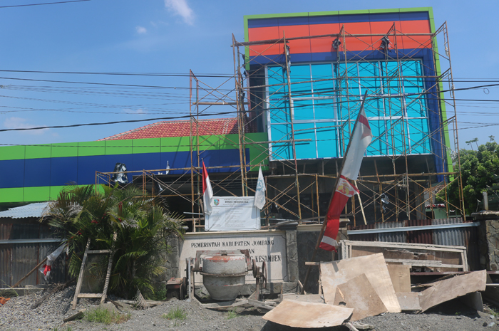BELUM RAMPUNG: Hingga menjelang tutup tahun, dari lima paket pembangunan puskesmas, hanya menyisakan satu paket yakni Puskesmas Blimbing, Kesamben yang belum rampung.