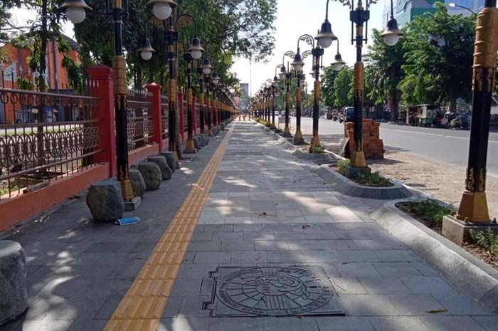 Kondisi pedestrian Jl Gus Dur Jombang setelah rehab selesai 100 persen