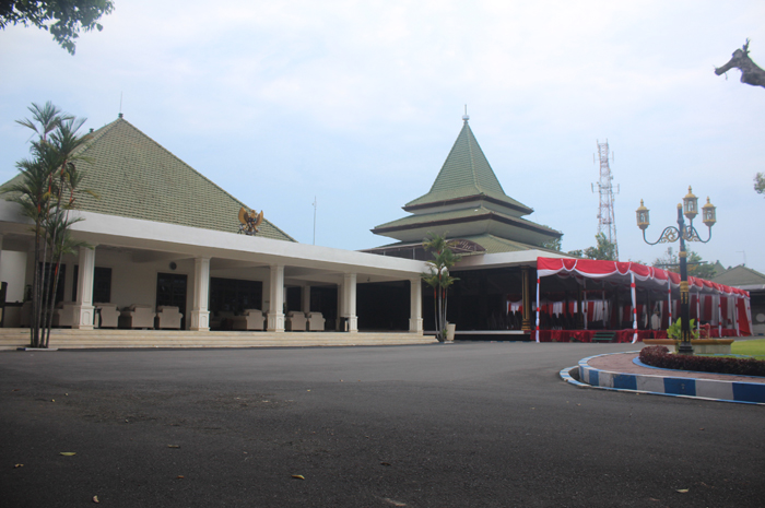 MEGAH: Pendopo Kabupaten Jombang saat ini terlihat megah.