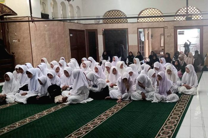 TUNTAS: Munaqosah tahfiz juz 30 MI Juz 30 di Kecamatan Ngoro, beberapa waktu lalu.