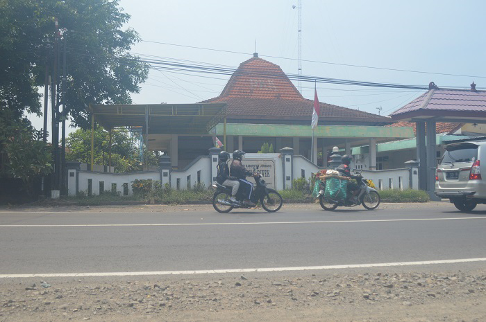 DIBEDOL: Kantor Kecamatan Diwek bakal miliki kantor baru.