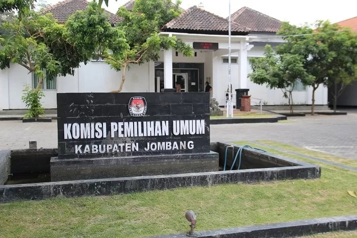 Kantor KPU Jombang di Jalan KH Romli Tamim.
