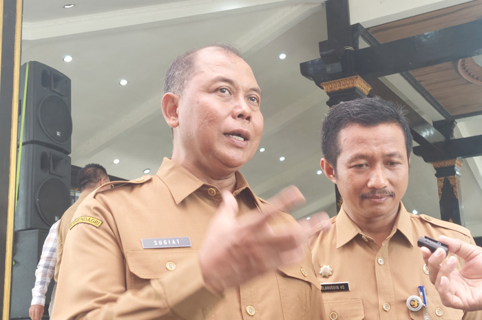 Pj Bupati Jombang Sugiat.