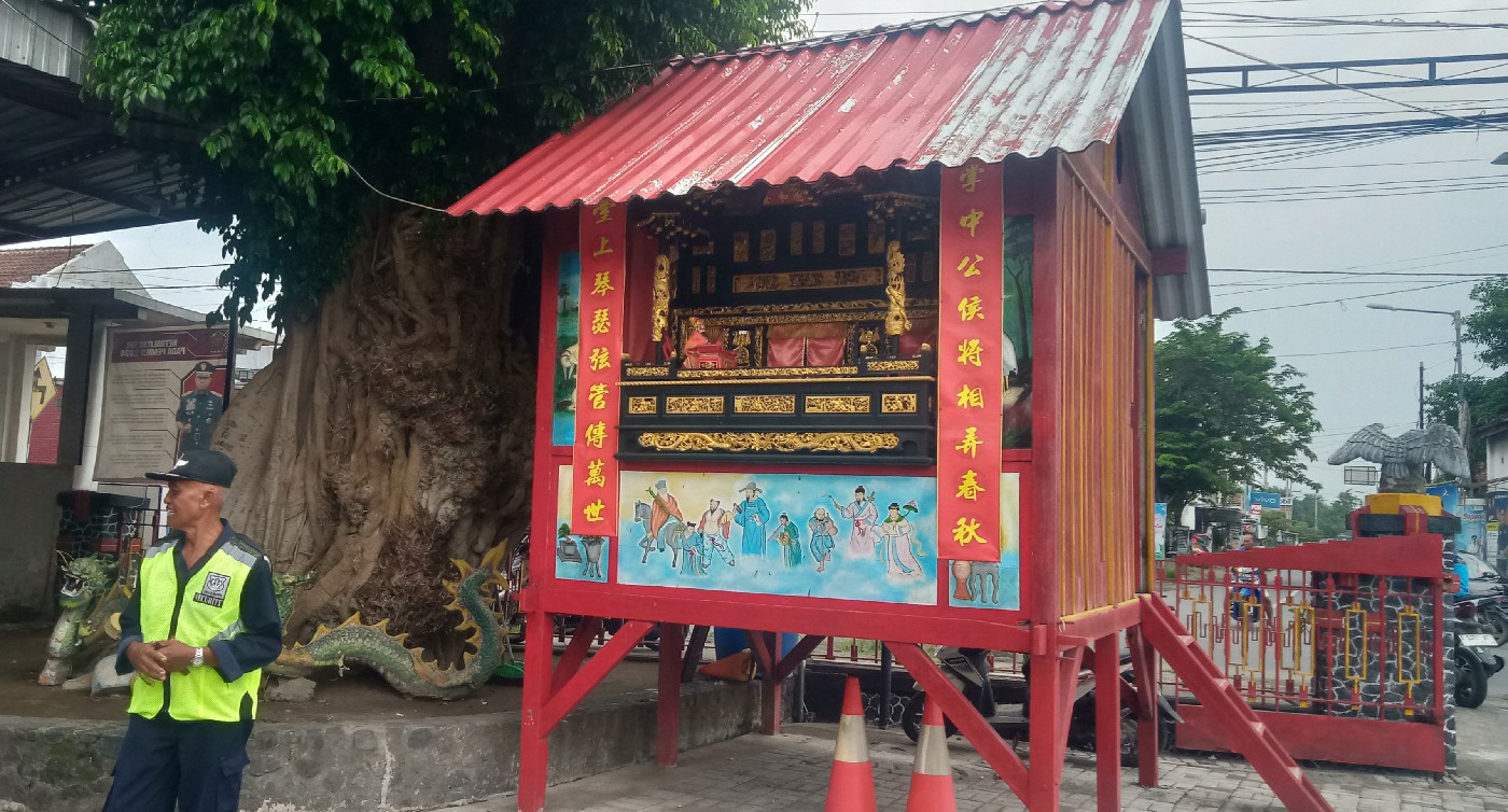 KHAS: Pertunjukan wayang Potehi di klenteng Hong San Kiong Gudo.