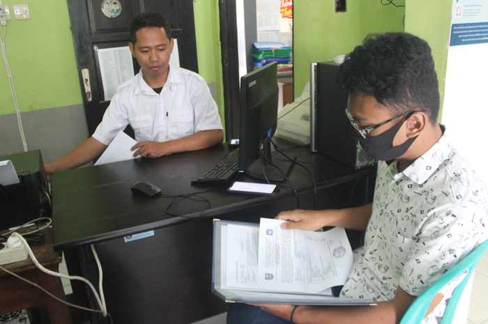 PRA PPDB: Sejumlah siswa didampingi datang ke Kantor Cabdindik Jombang untuk verifikasi nilai rapor pada 12 Juni 2023.
