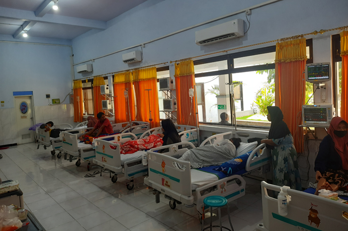 PERAWATAN: pasien IVD dirawat di ruang Srikandi RSUD Jombang, Kamis (22/2)