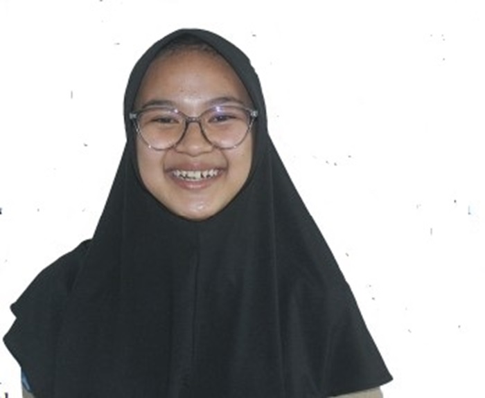 Ayu Kalimasada, siswa kelas 11 MIPA MA Al Chodidjah, Tebuireng, Diwek, Jombang.
