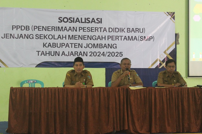 GAMBLANG: Kegiatan sosialisasi PPDB SMP di aula SMKN 3 Jombang.