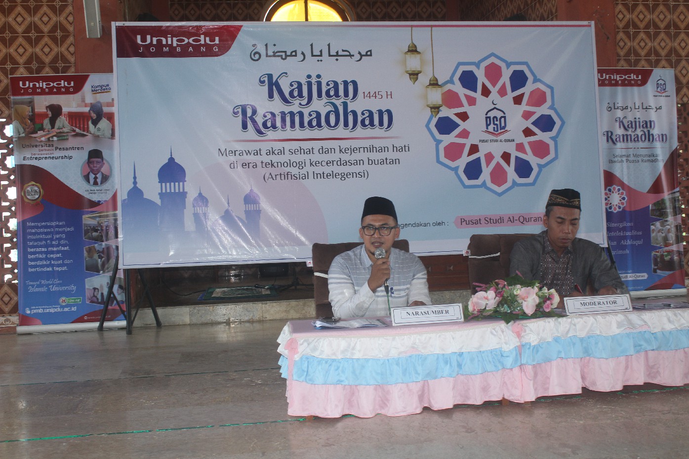 LUAS: Kepala Prodi Pendidikan Bahasa Inggris Unipdu, Achmad Farid PhD, saat menyampaikan materi pada kajian Ramadan di Islamic Center Unipdu, Sabtu (30/3/2024),