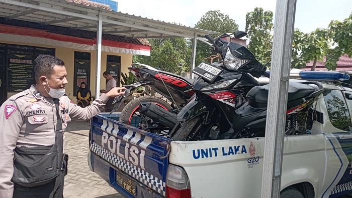 Kecelakaan melibatkan dua pengendara motor terjadi di Jl. Peterongan-Sumobito pada Selasa (2/4) pagi