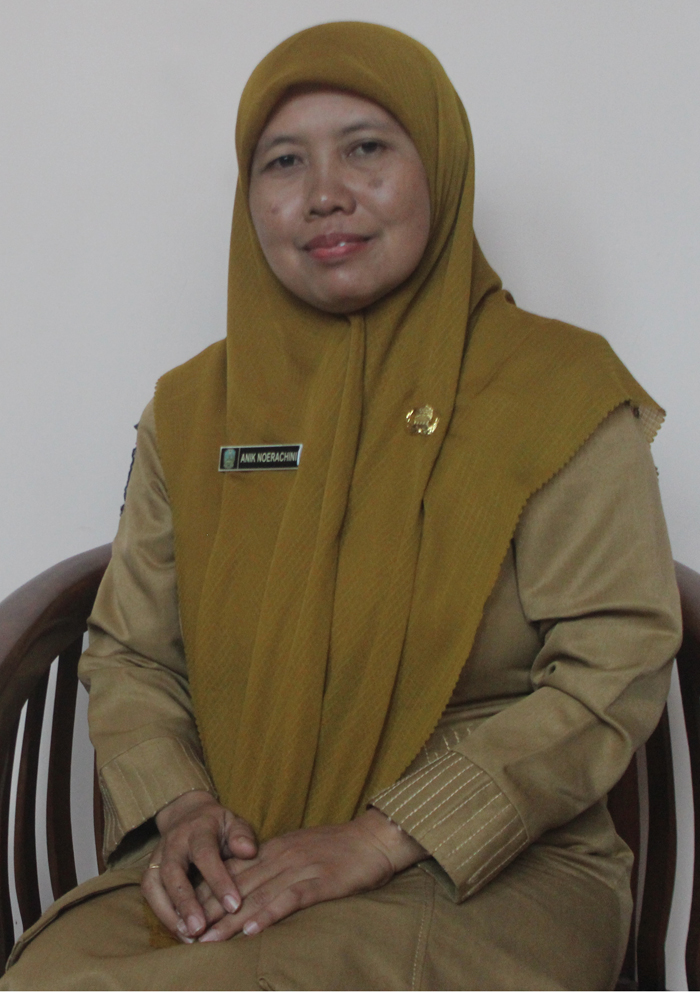 Anik Noerachini MPd, guru Bahasa Indonesia SMAN Mojoagung
