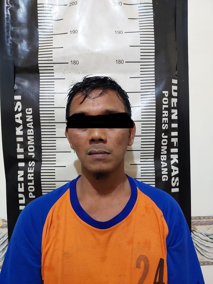 DIBEKUK POLISI: Maling motor di Desa Plandi, Kecamatan Jombang babak belur dihajar massa bukan orang baru dalam kasus pencurian.