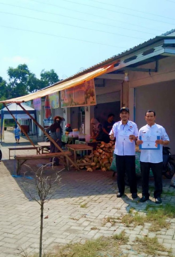UNTUK WARGA: Kepala Desa Plosogeneng, Bimo Ryo Herdiawan berkomitmen mengembangkan perekonomian desa melalui UMKM.