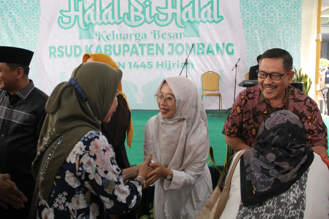 SILATURAHMI: Pj Bupati Jombang Sugiat silaturahmi bersama keluarga besar RSUD Jombang, Sabtu (20/4).