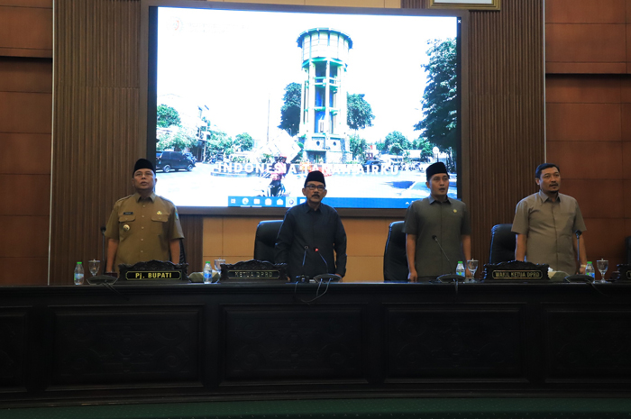 KOMPAK: Suasana rapat paripurna penyerahan rekomendasi DPRD Jombang terhadap Laporan Keterangan Pertanggungjawaban (LKPj) Bupati Jombang tahun anggaran 2023, Senin (22/4).