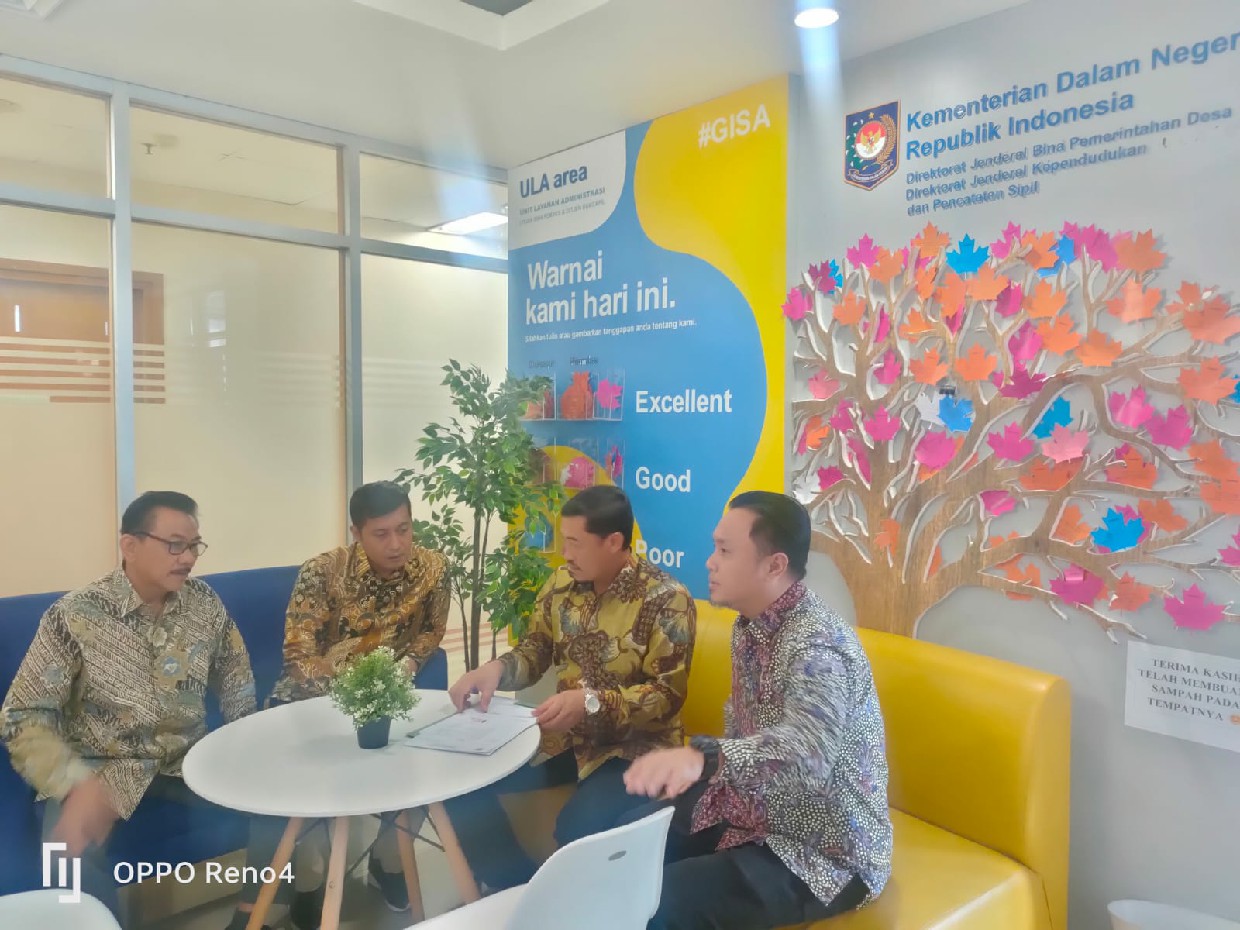 KOMUNIKASI: Pimpinan DPRD Jombang berkunjung ke Dirjen Dukcapil, (30/4) lalu.
